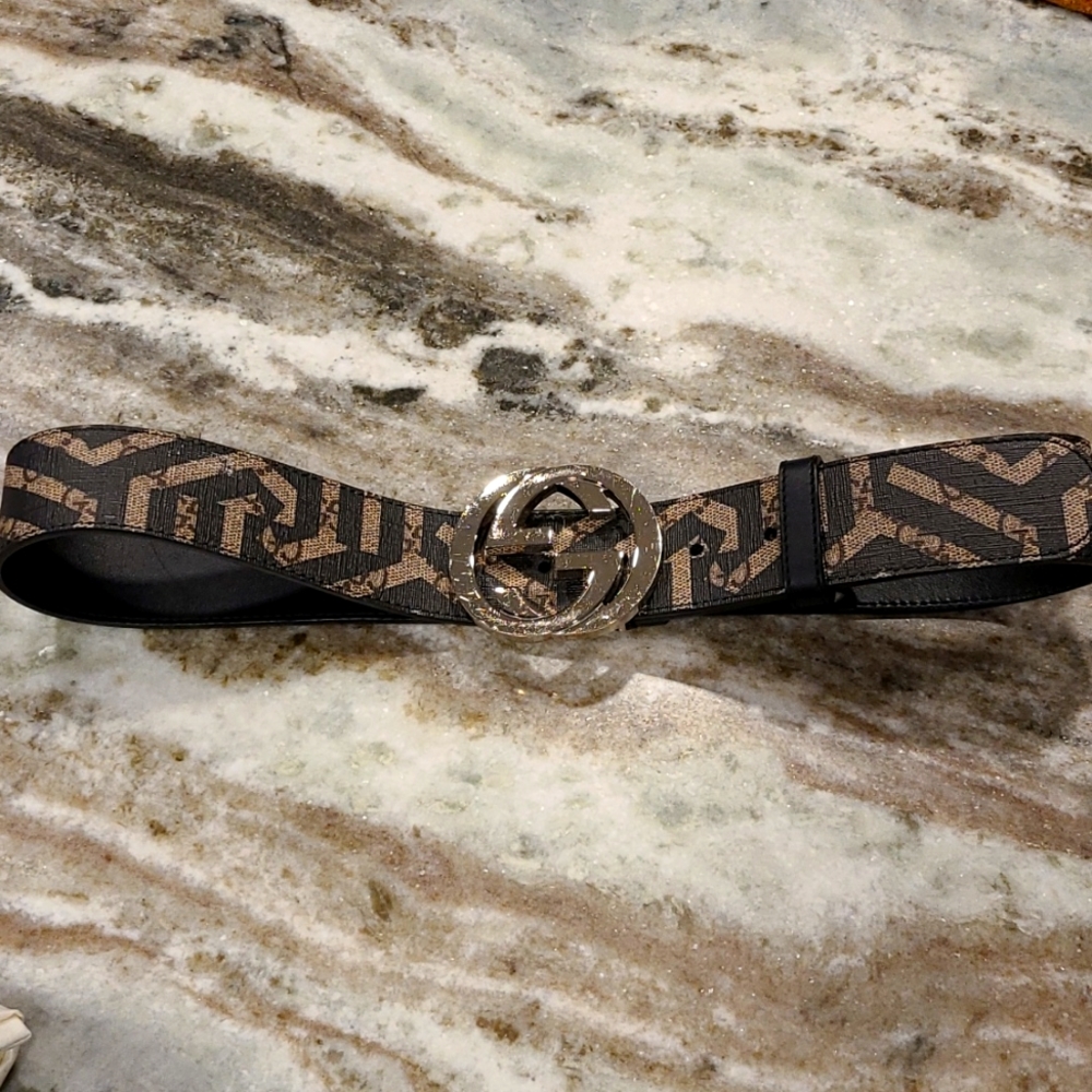 Gucci Black and Tan Belt with Silver Logo Buckle